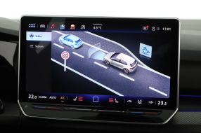 Volkswagen Golf - 2025