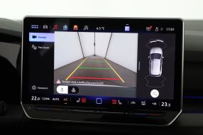 Volkswagen Golf - 2025