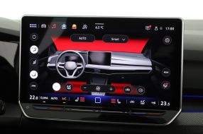 Volkswagen Golf - 2025