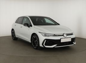 Volkswagen Golf - 2025