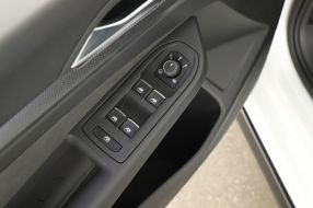 Volkswagen Golf - 2025