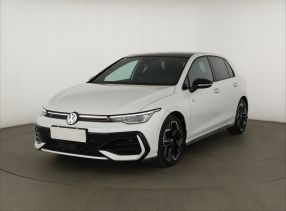 Volkswagen Golf - 2025