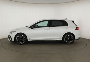 Volkswagen Golf - 2025