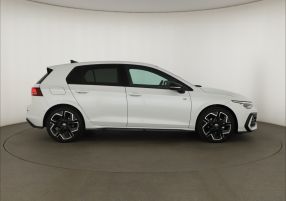 Volkswagen Golf - 2025