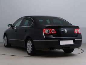 Volkswagen Passat - 2010