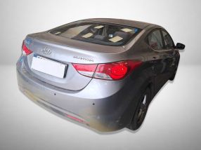 Hyundai Elantra - 2011