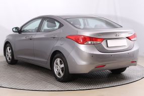 Hyundai Elantra - 2011