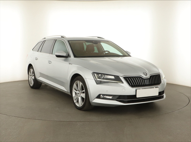 Škoda Superb 2016