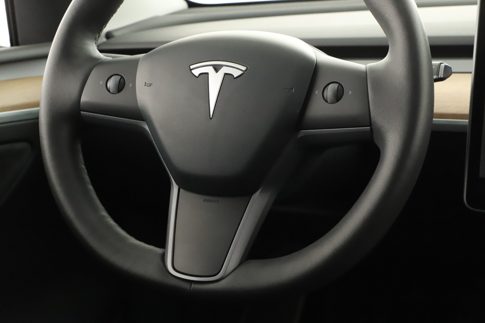Tesla Model Y Long Range AWD – fotografie 28