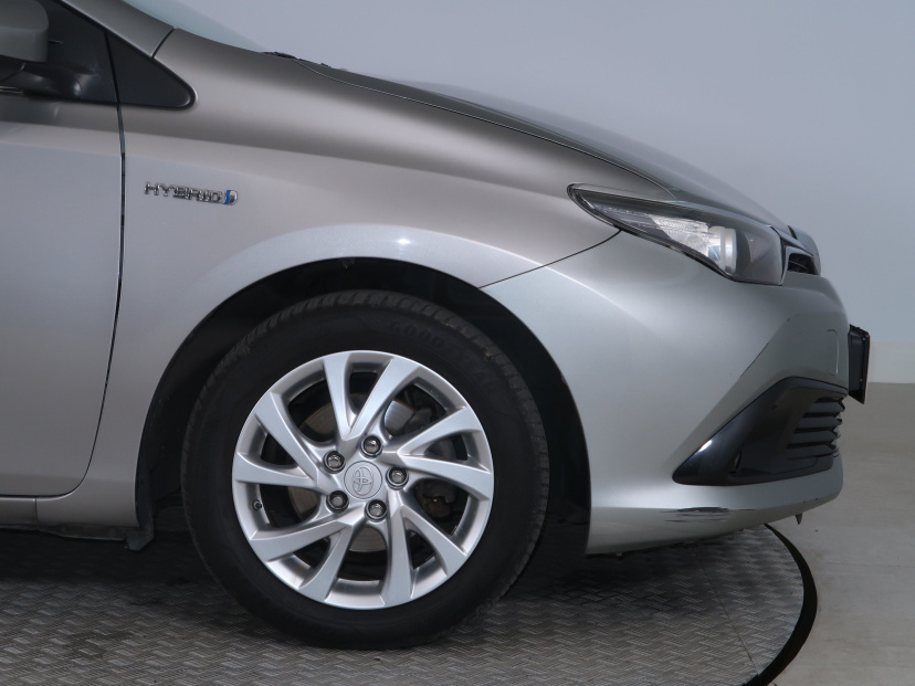 Toyota Auris, 2016
