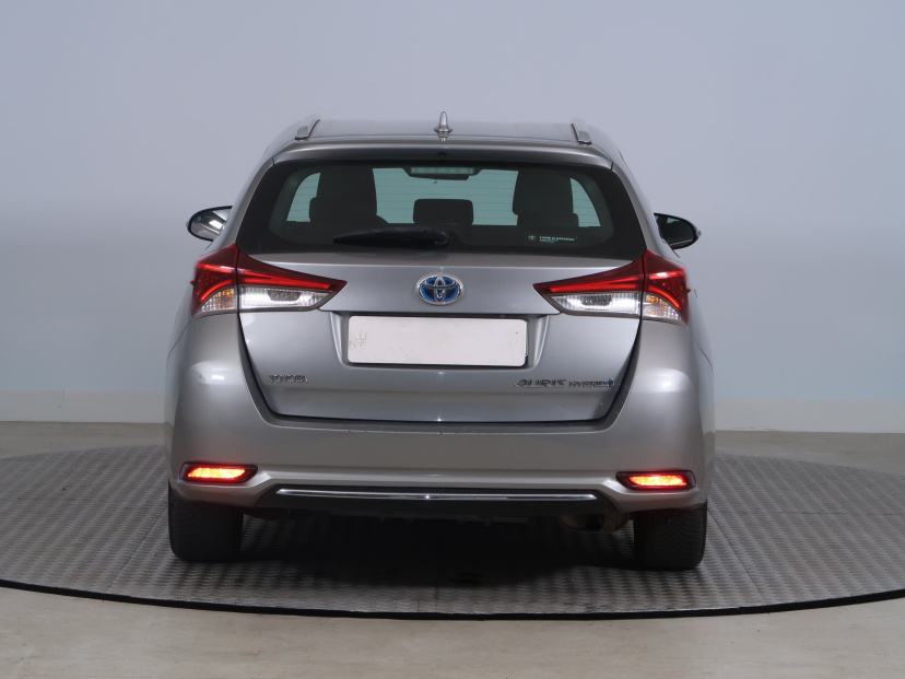 Toyota Auris, 2016