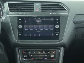 Volkswagen Tiguan - 2021