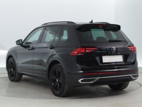 Volkswagen Tiguan - 2021