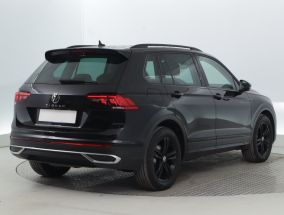 Volkswagen Tiguan - 2021