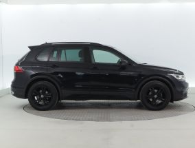 Volkswagen Tiguan - 2021