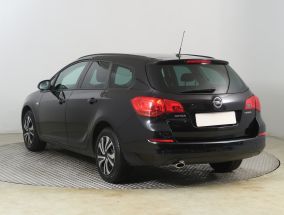 Opel Astra - 2011