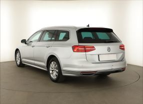 Volkswagen Passat - 2016