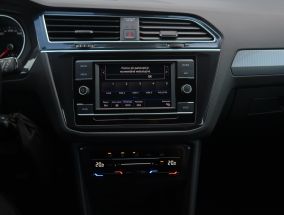 Volkswagen Tiguan - 2021