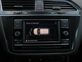 Volkswagen Tiguan - 2021