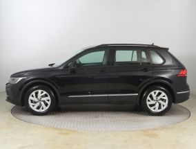 Volkswagen Tiguan - 2021