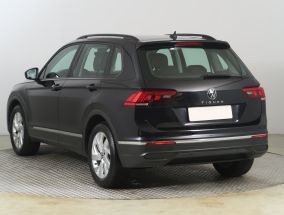 Volkswagen Tiguan - 2021