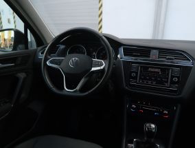 Volkswagen Tiguan - 2021