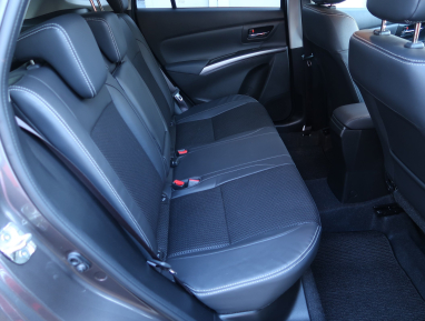 Suzuki SX4 S-Cross - 2025