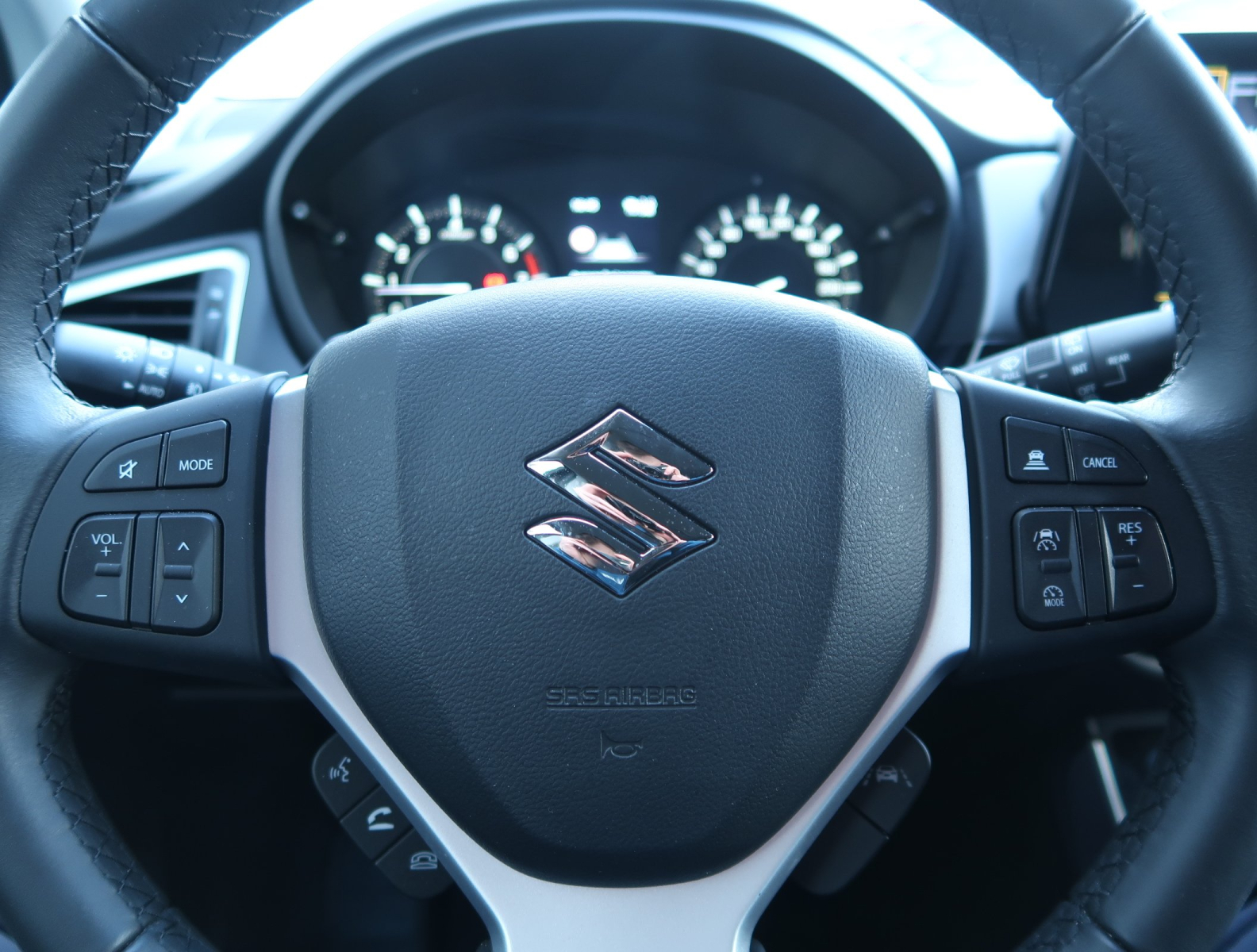 Suzuki SX4 S-Cross - 2025