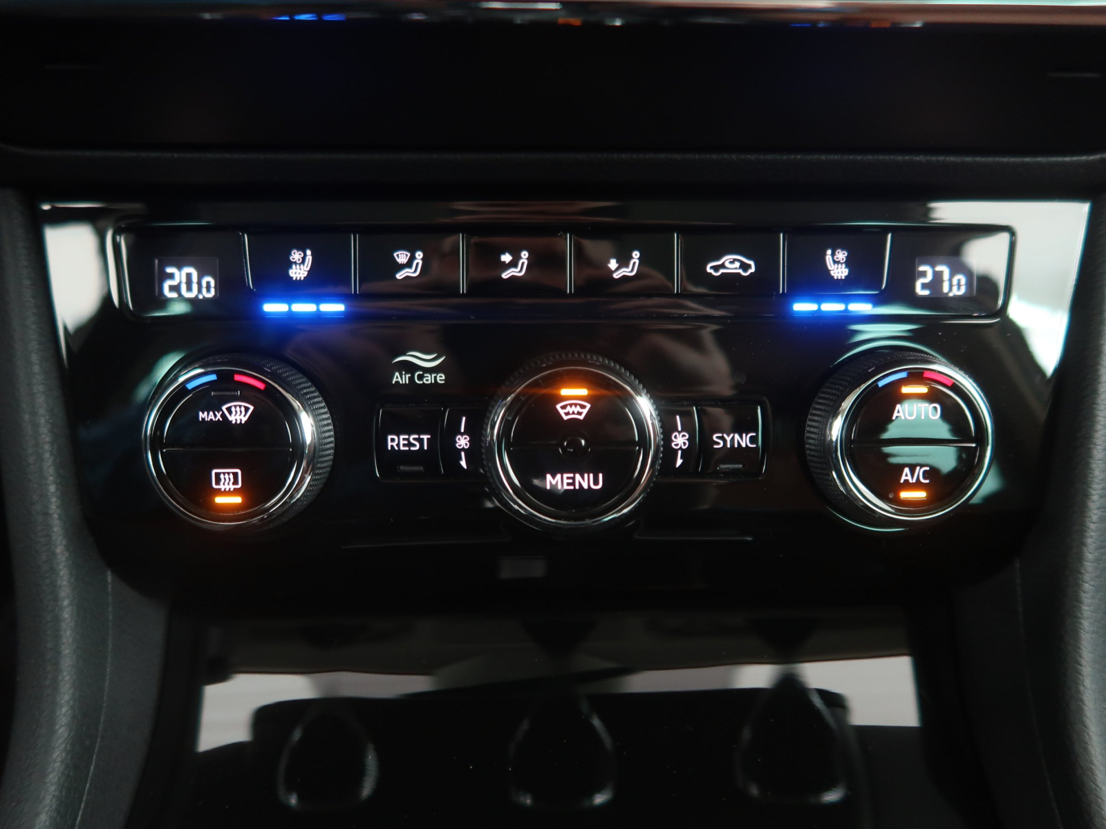 Škoda Superb - 2023