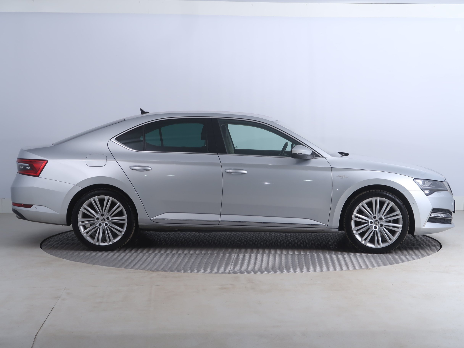 Škoda Superb - 2023