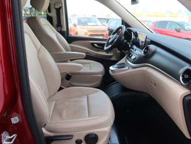 Mercedes-Benz V - 2021