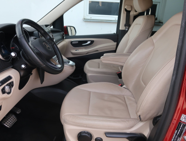 Mercedes-Benz V - 2021