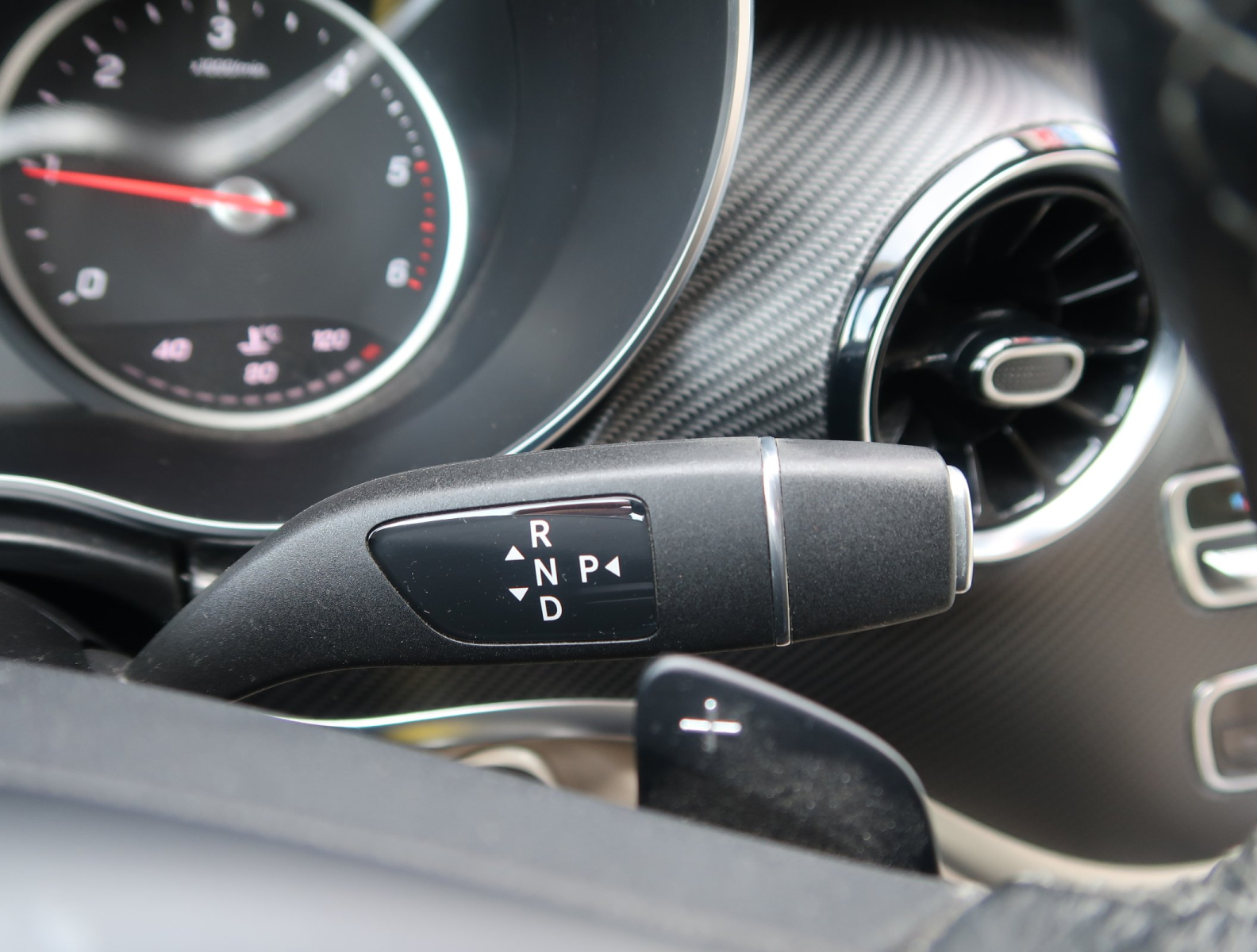 Mercedes-Benz V - 2021