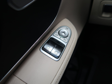 Mercedes-Benz V - 2021