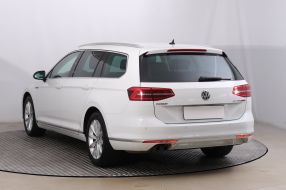Volkswagen Passat - 2016