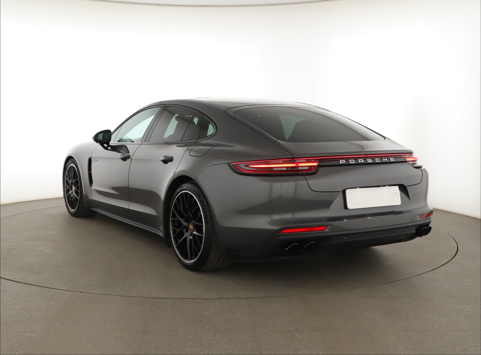 Porsche Panamera - 2018