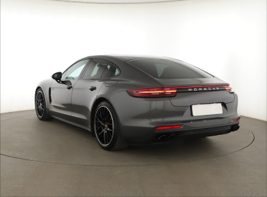 Porsche Panamera - 2018