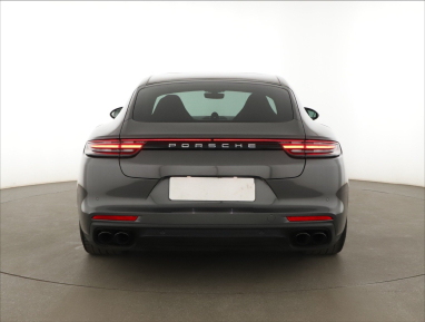 Porsche Panamera - 2018