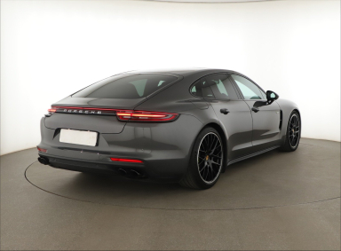 Porsche Panamera - 2018