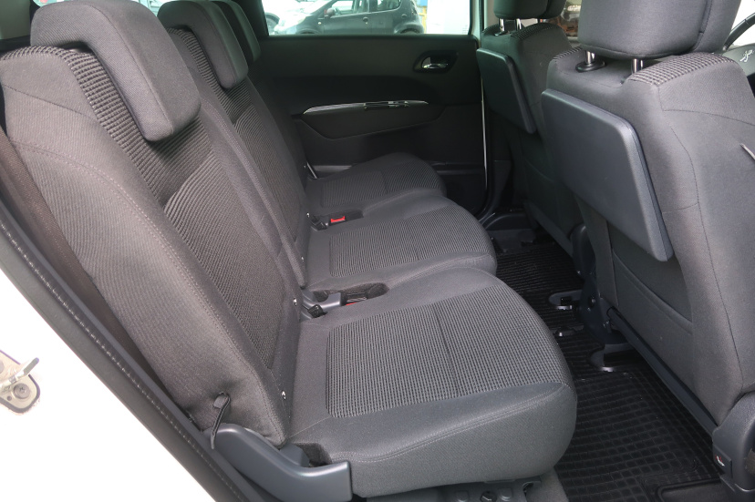 Peugeot 5008, 2015