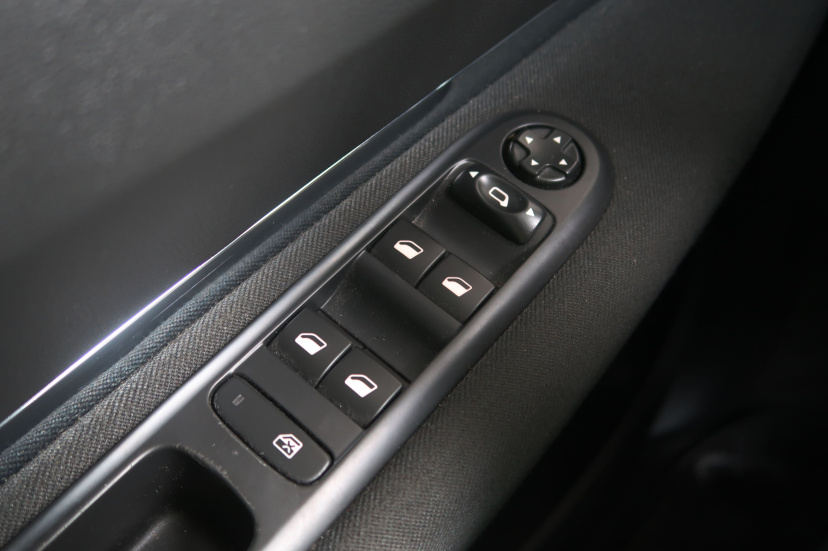 Peugeot 5008, 2015