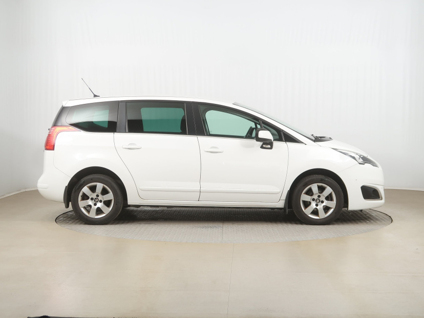 Peugeot 5008, 2015