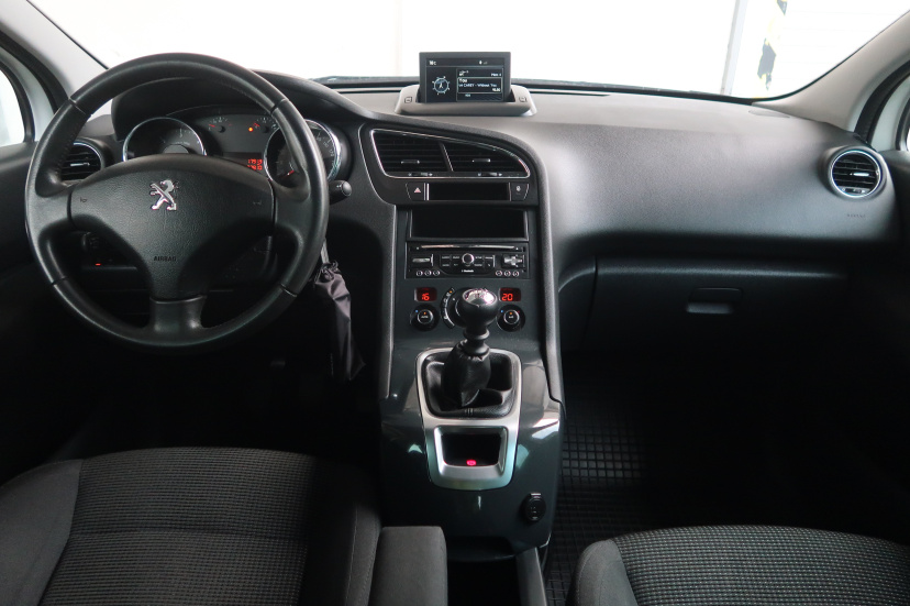 Peugeot 5008, 2015