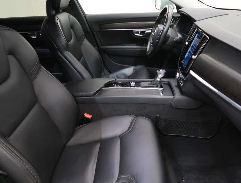 Volvo V90 Cross Country, 2017