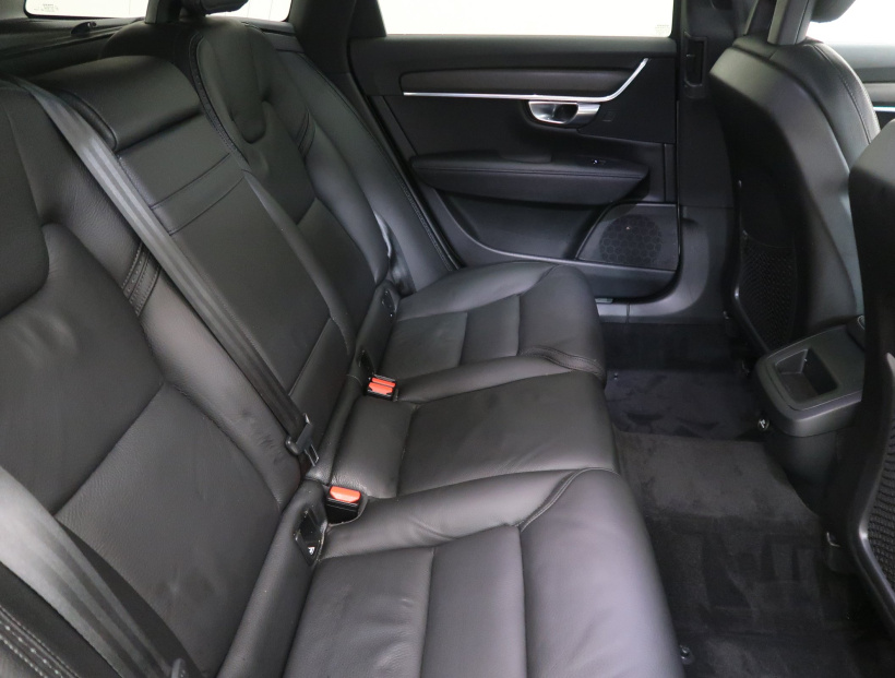 Volvo V90 Cross Country, 2017