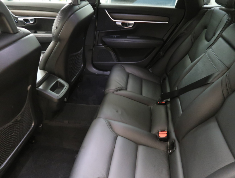Volvo V90 Cross Country, 2017