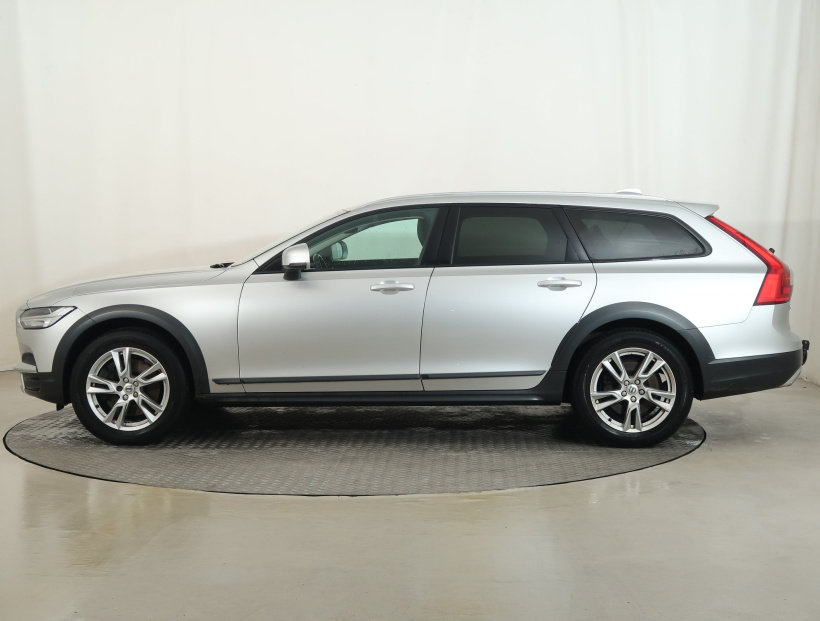 Volvo V90 Cross Country, 2017