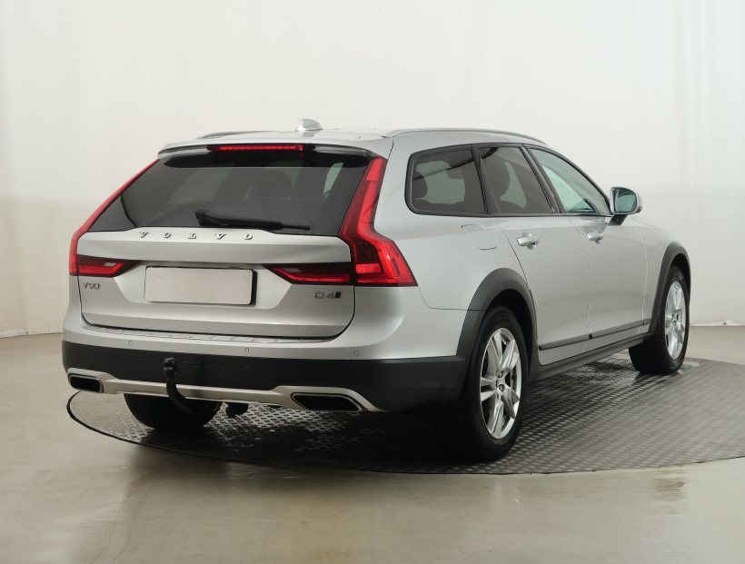 Volvo V90 Cross Country, 2017