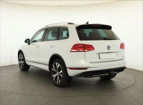 Volkswagen Touareg - 2015