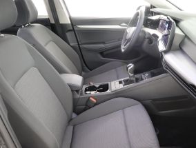 Volkswagen Golf - 2024